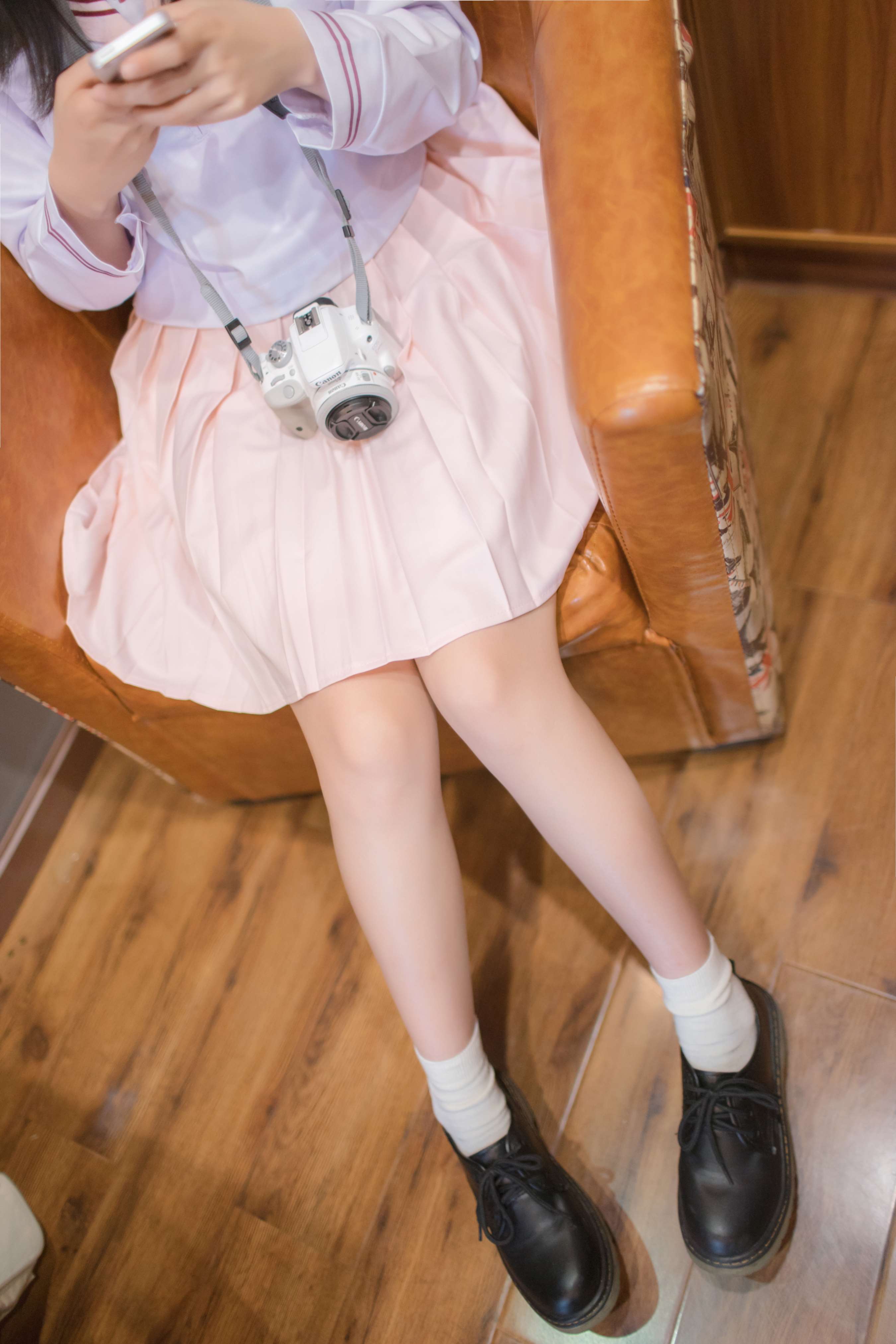 《学妹白棉袜》作品图