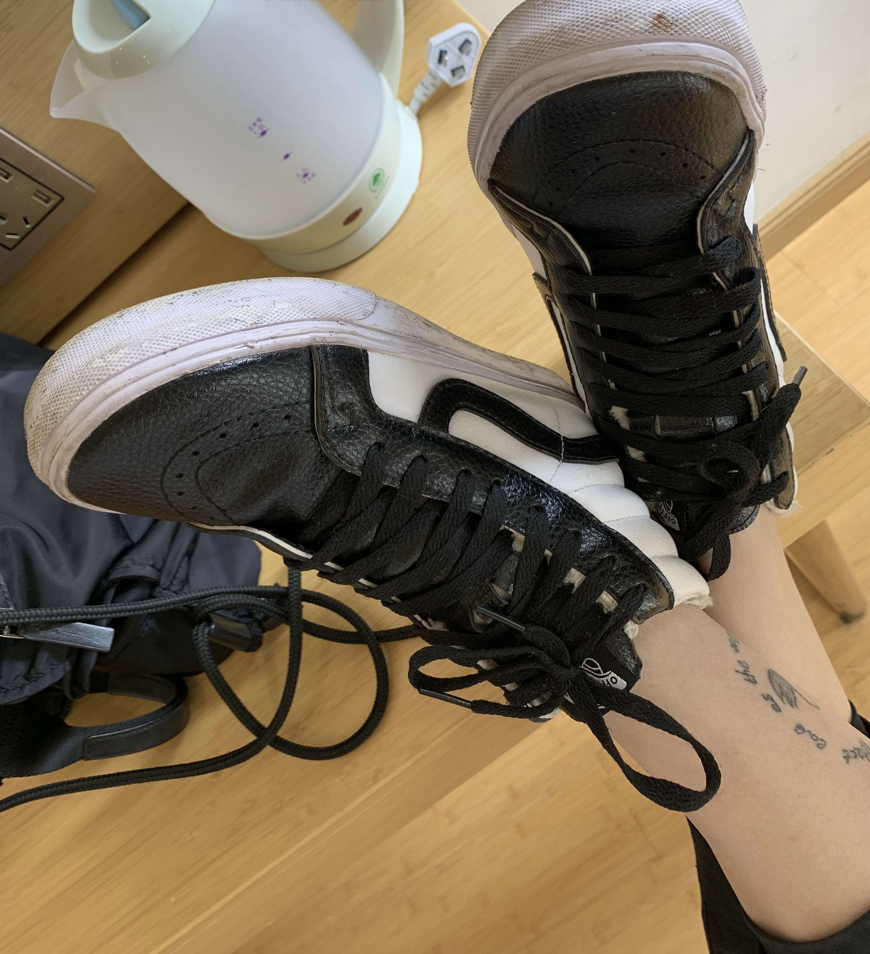 《旅馆yue拍白棉袜脚丫》作品图