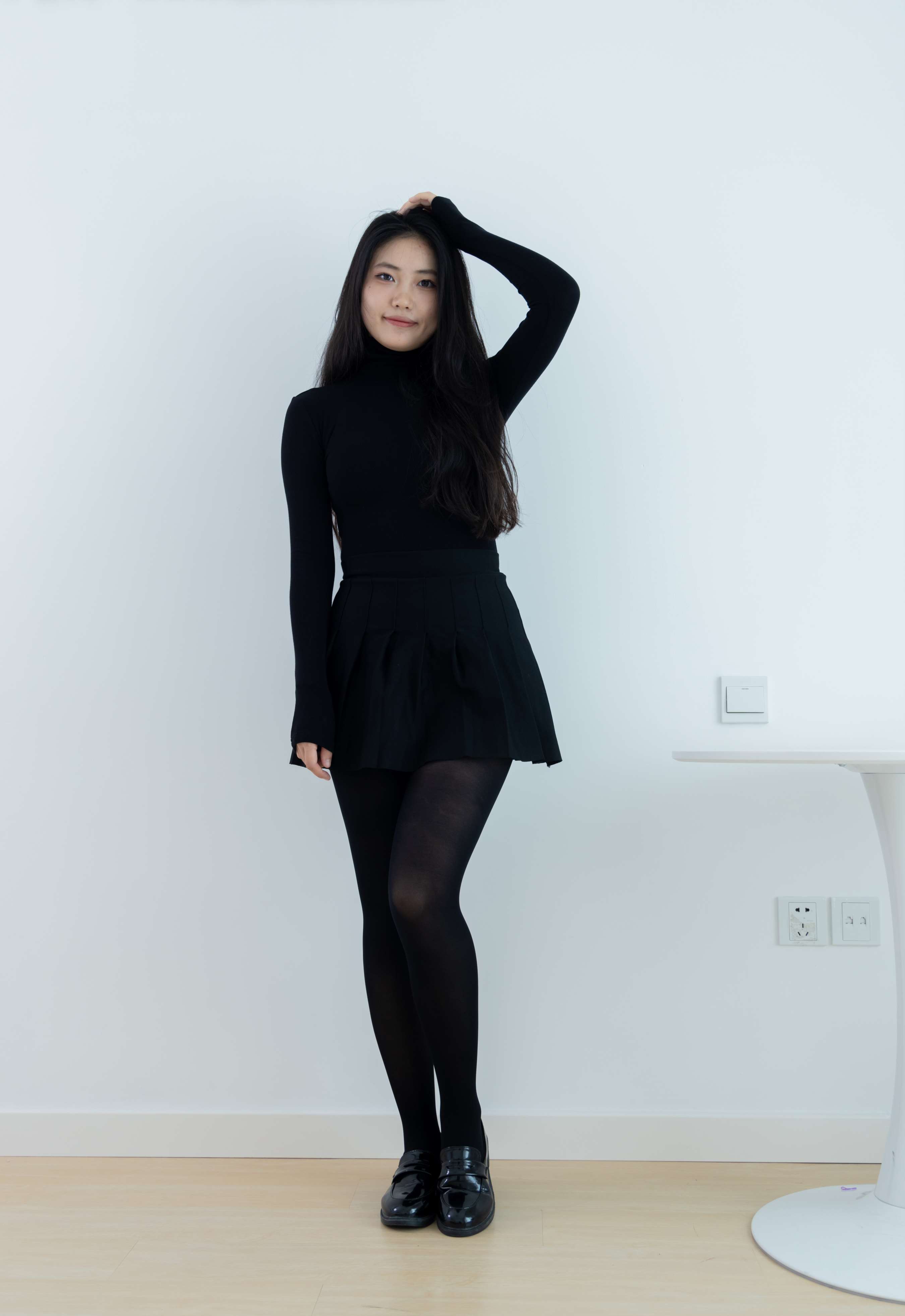 《香香皮鞋の黑丝脚丫》作品图