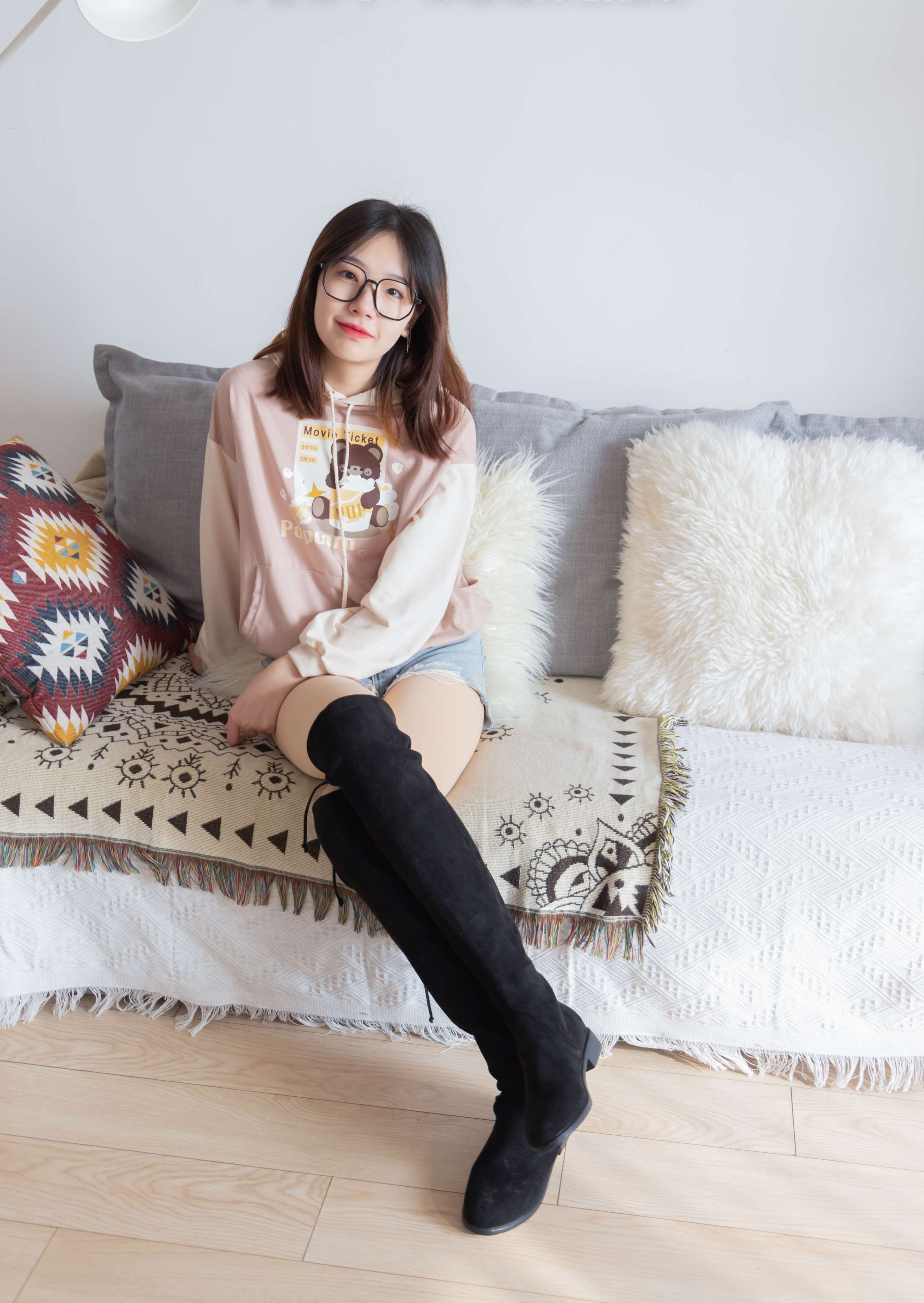 《小甜豆-长靴、厚肉丝》作品图