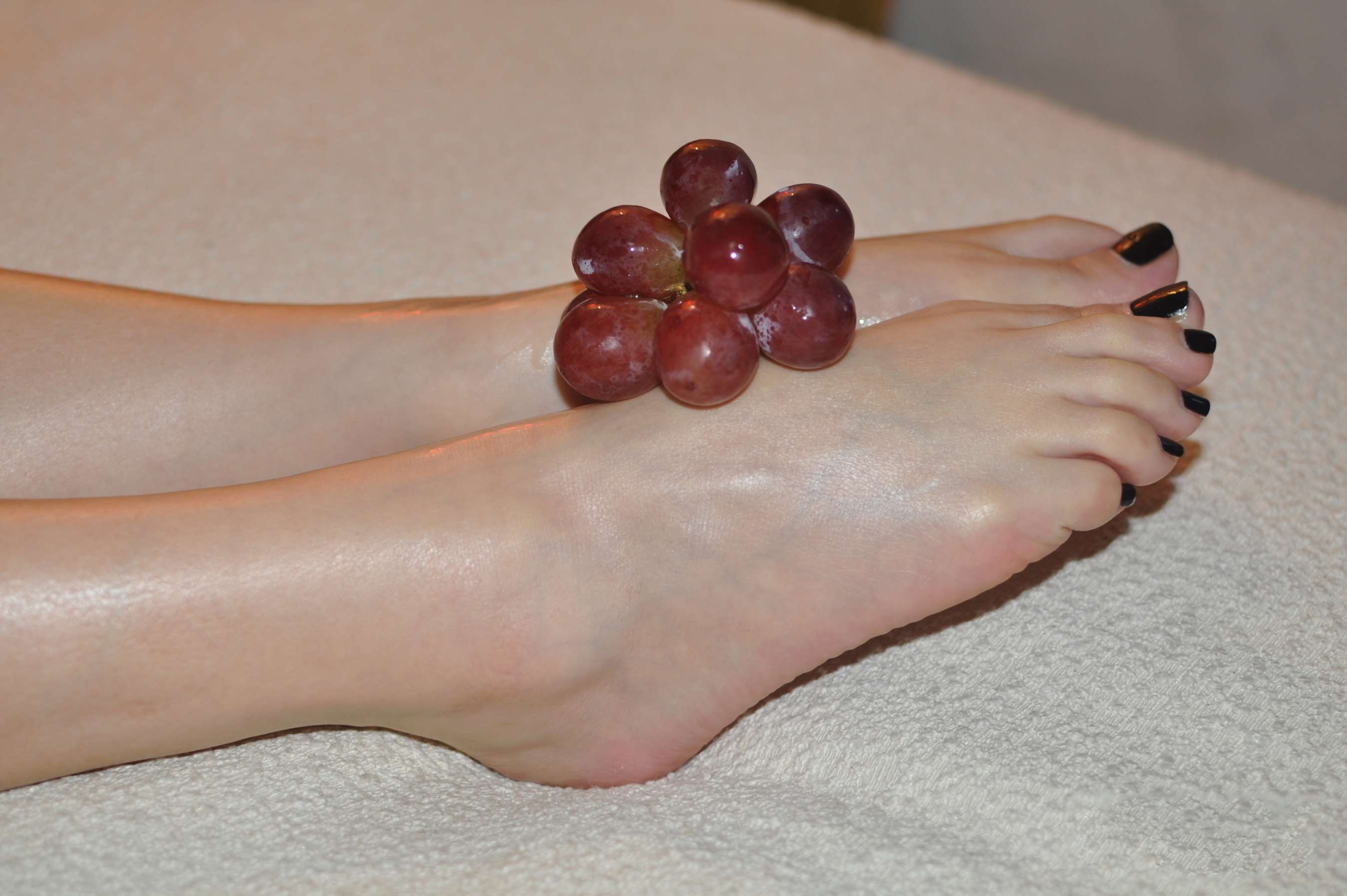 《嫩足の葡萄》作品图