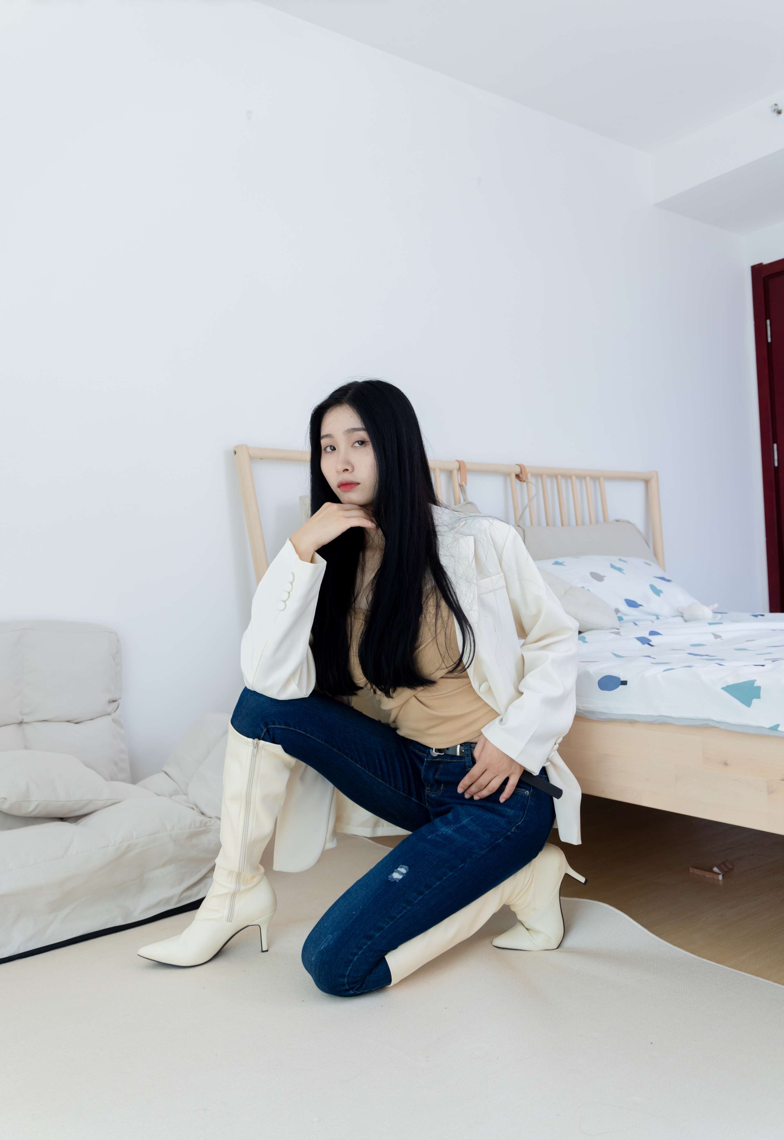 《绒绒长靴の黑船袜脚丫》作品图