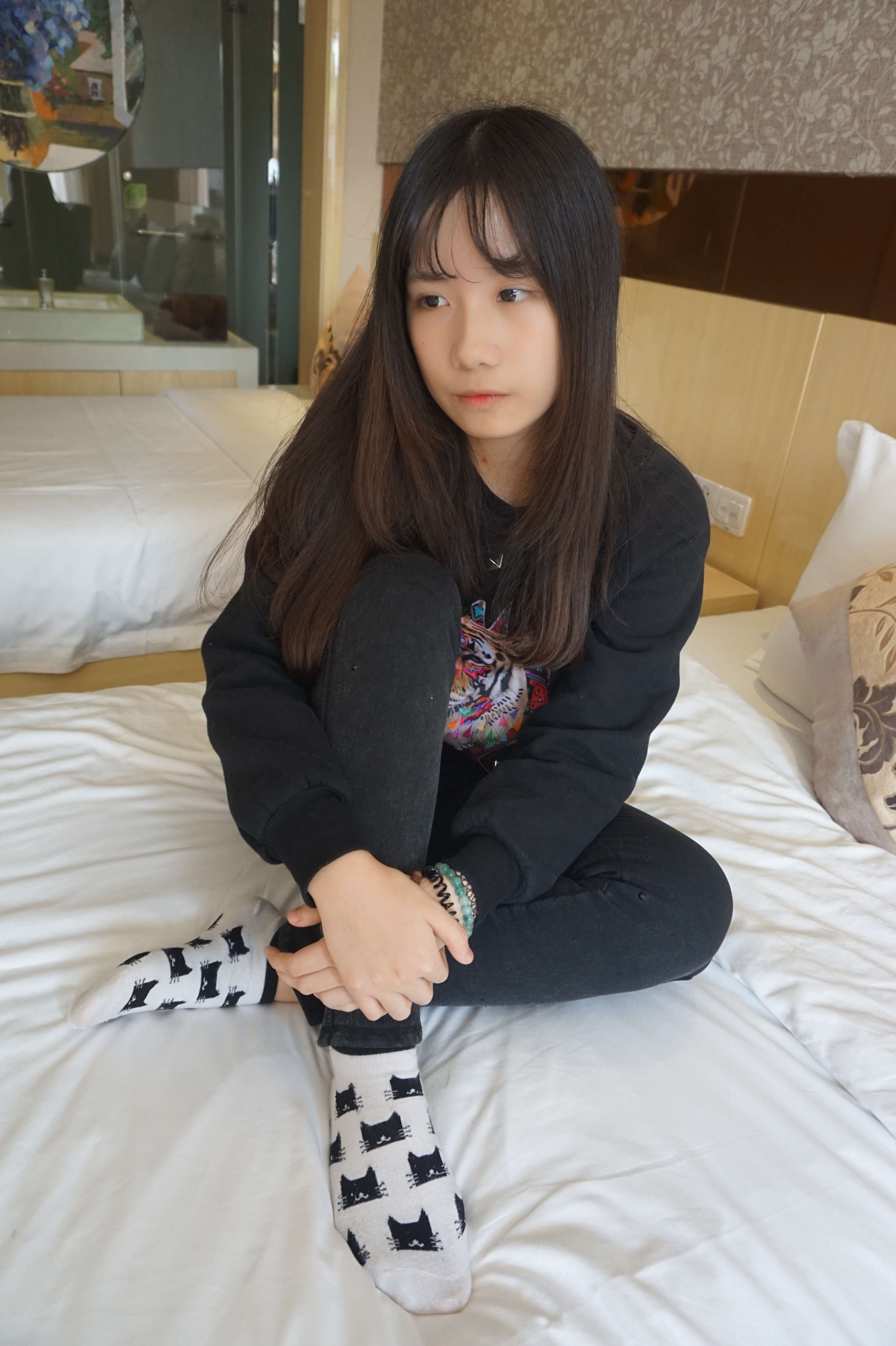 《萌妹子裸足の棉袜》作品图