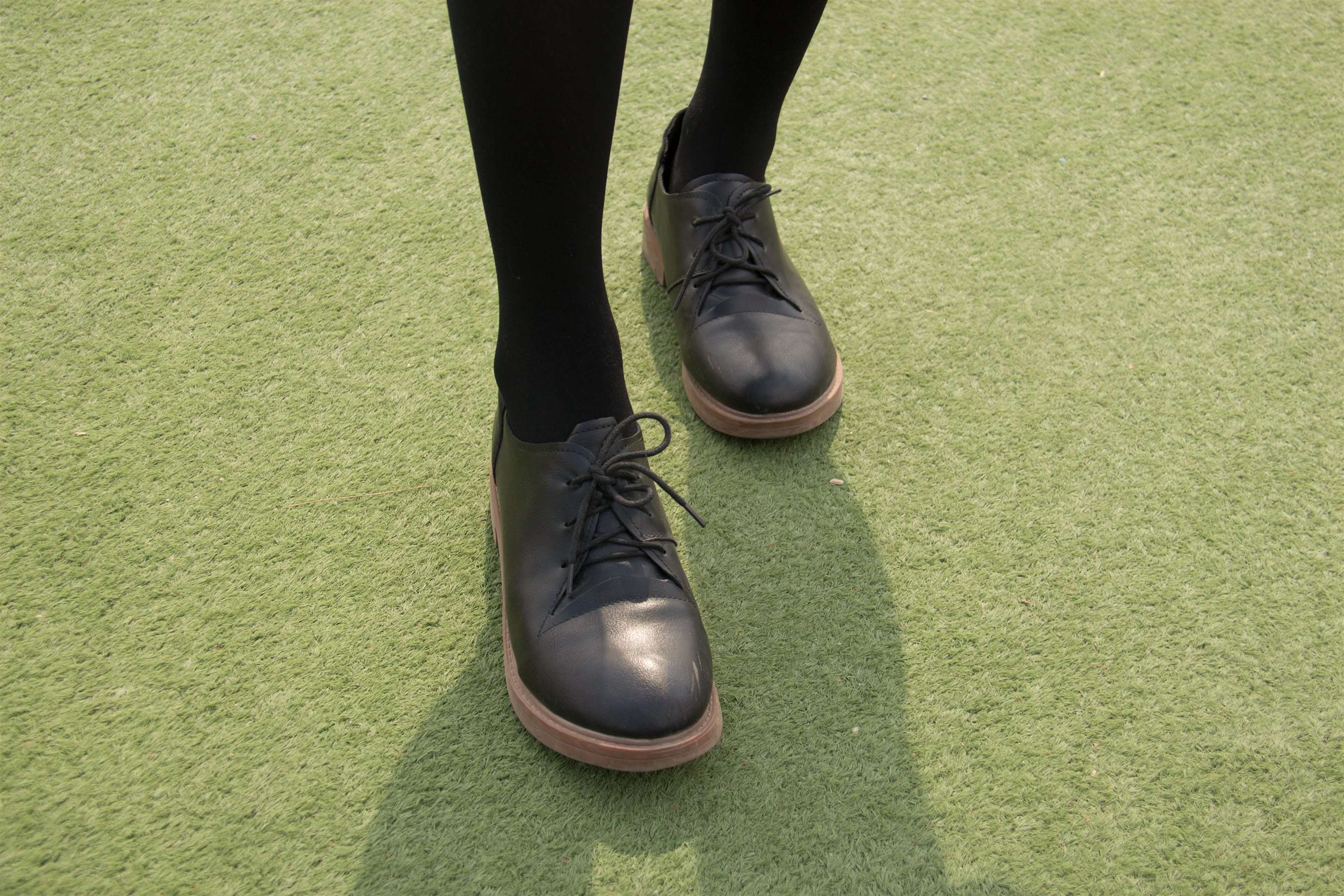 《JK制服の长黑丝脚丫》作品图