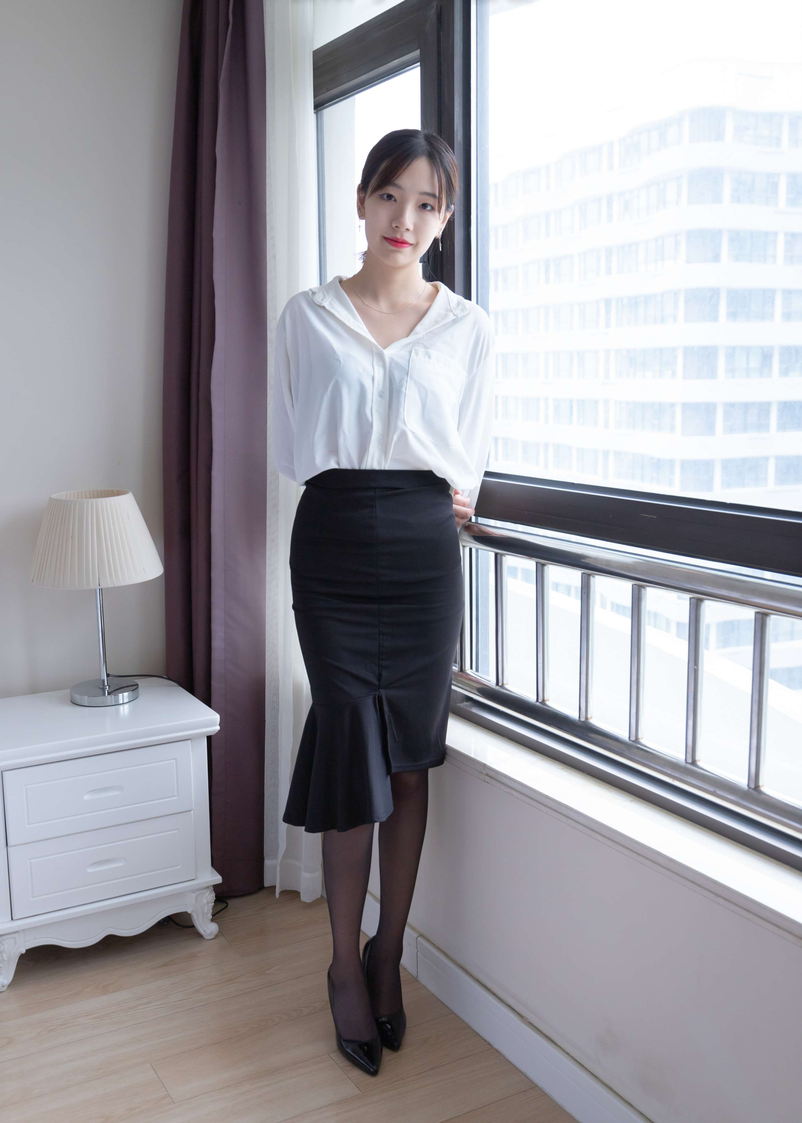 《学姐小甜豆 OL制服の黑丝》作品图