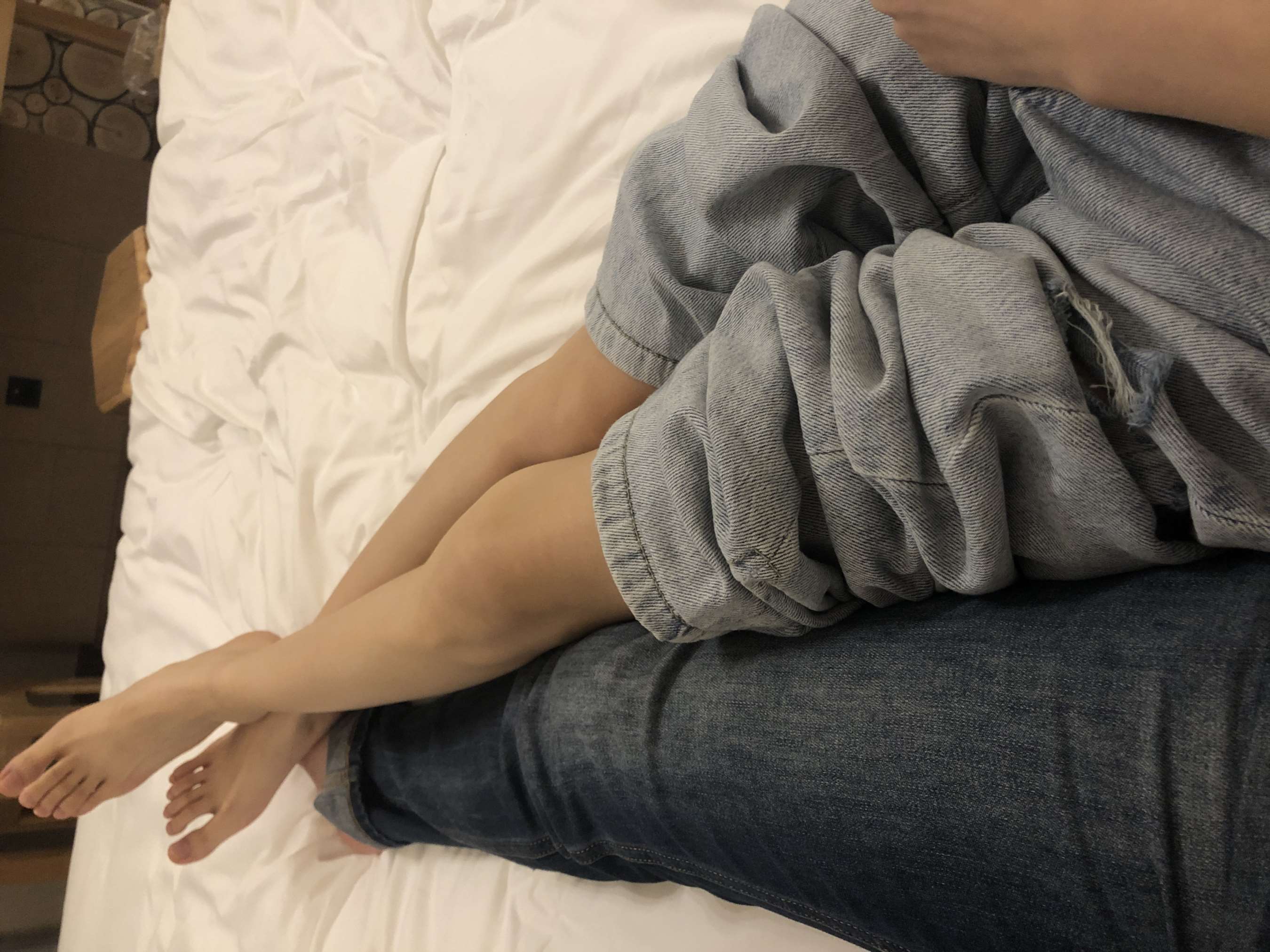 《超可爱00后圆脸妹妹的灵活裸足》作品图