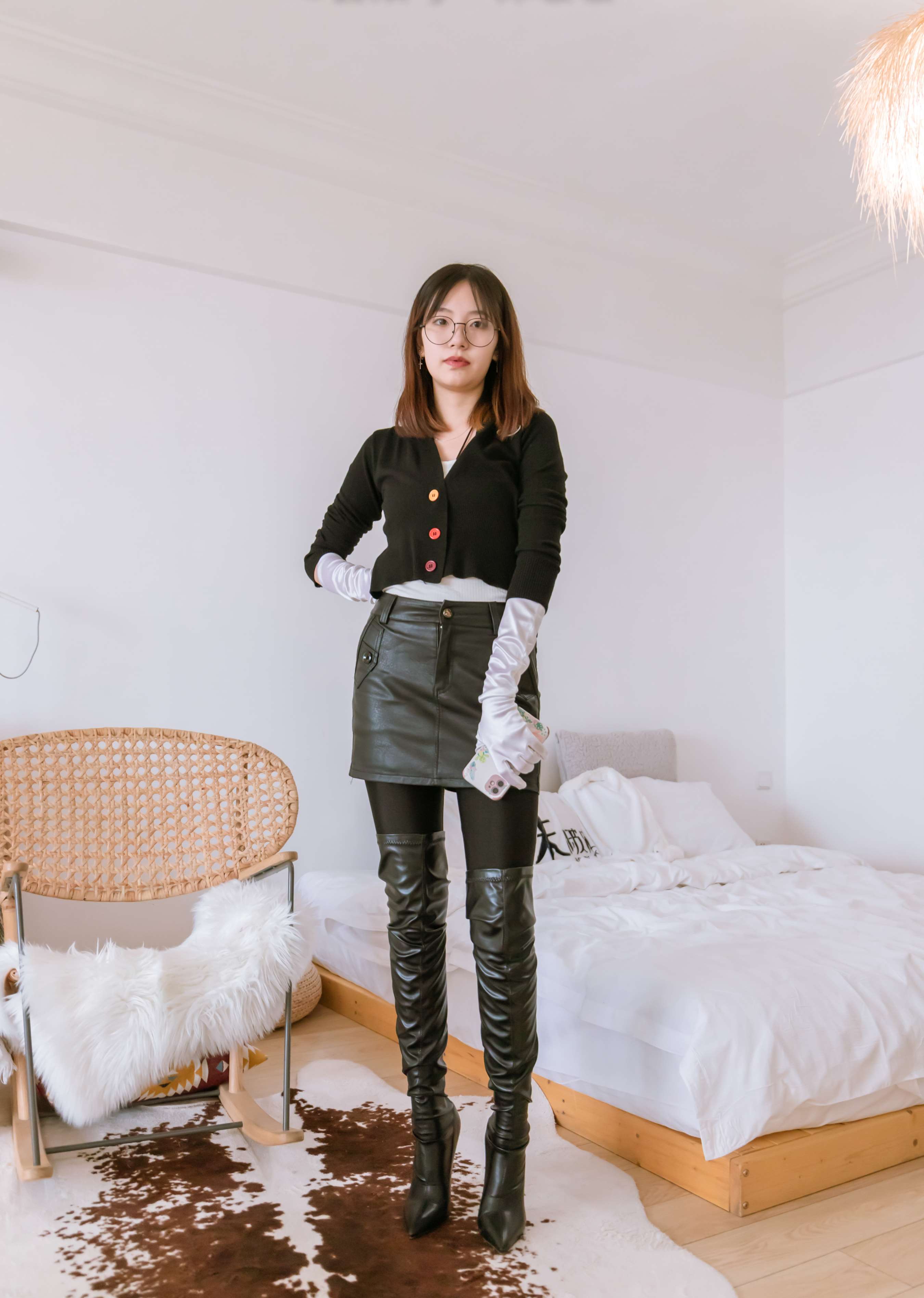 《小甜豆师姐黑色踩脚裤の肉丝脚》作品图