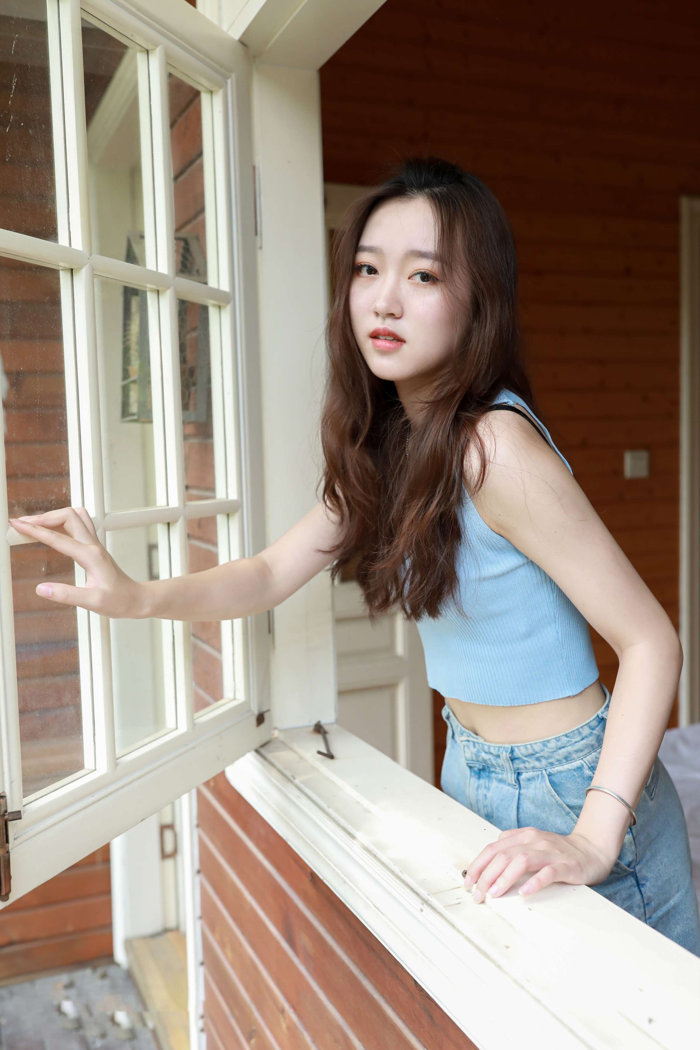 《雯雯牛仔热裤の嫩足》作品图