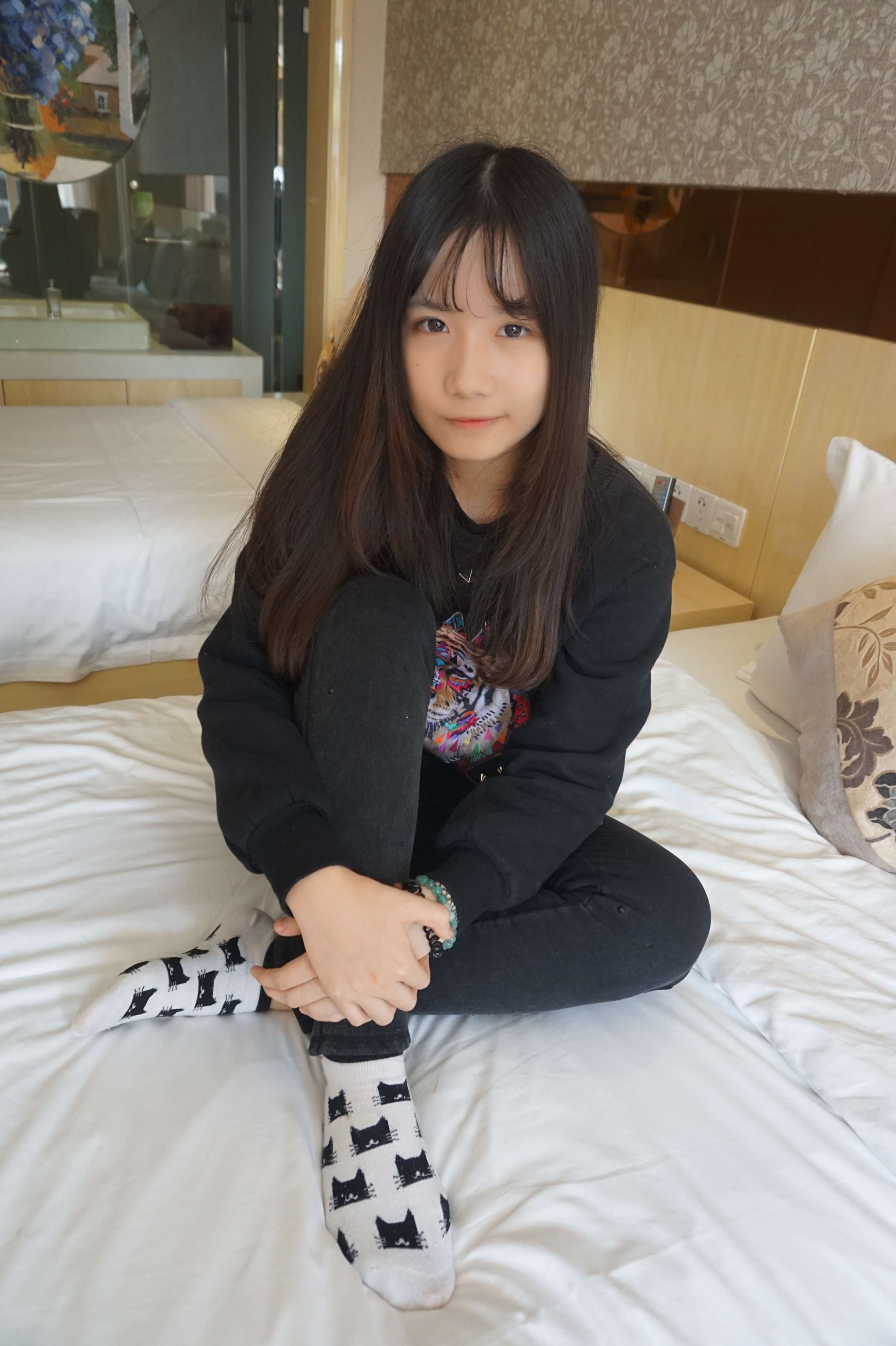 《萌妹子裸足の棉袜》作品图