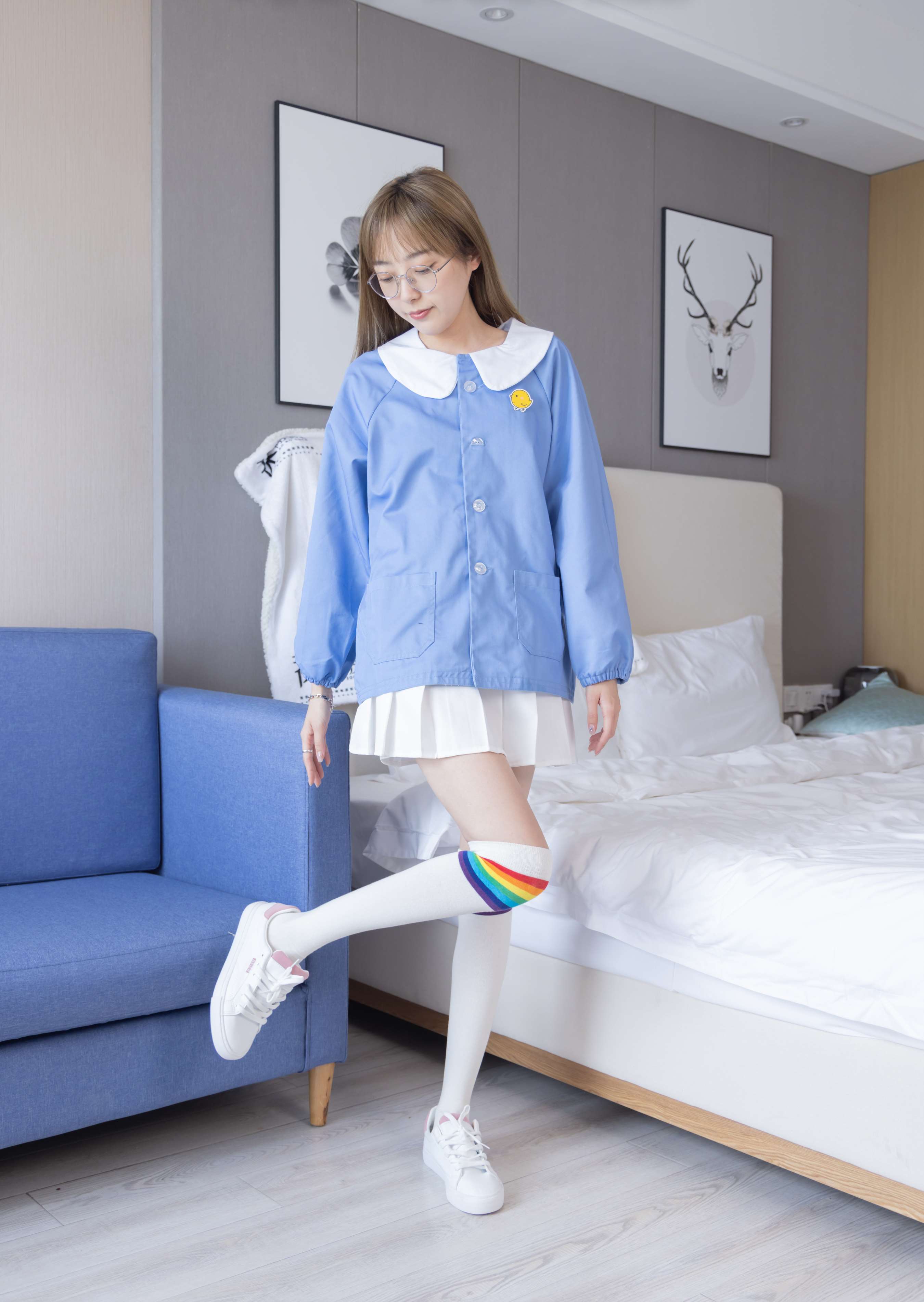 《稚予-板鞋の两双大腿袜》作品图