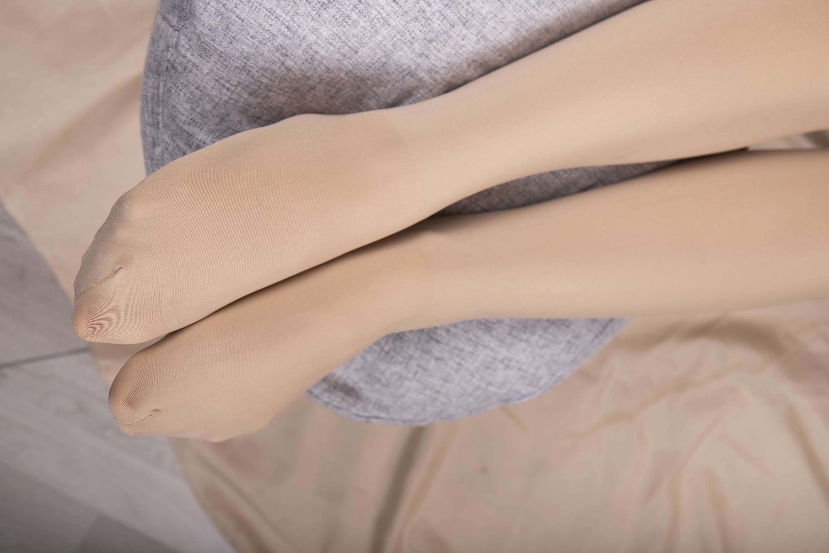 《沫沫帆布鞋肉丝》作品图