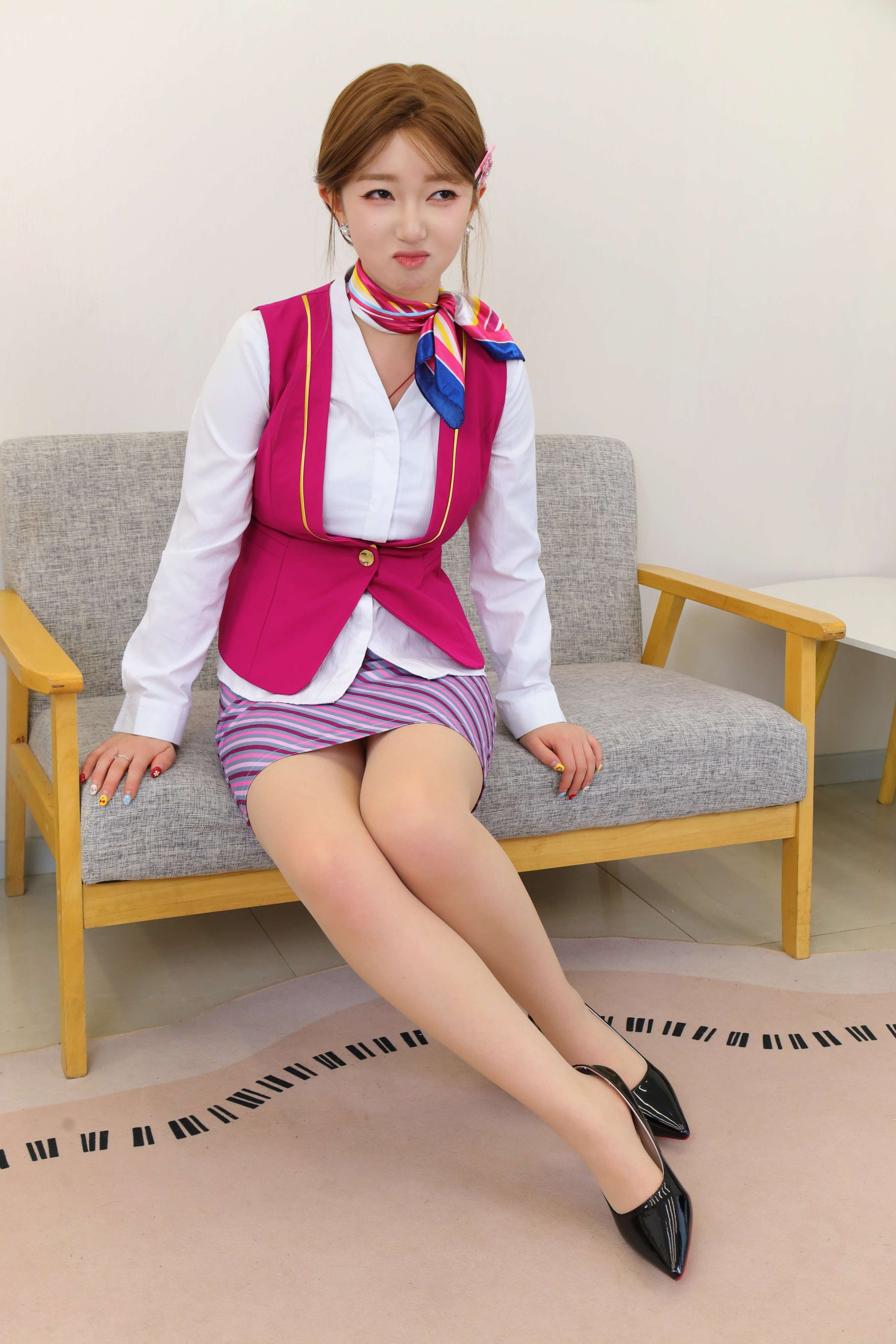 《姜姜 空姐制服の丝足》作品图