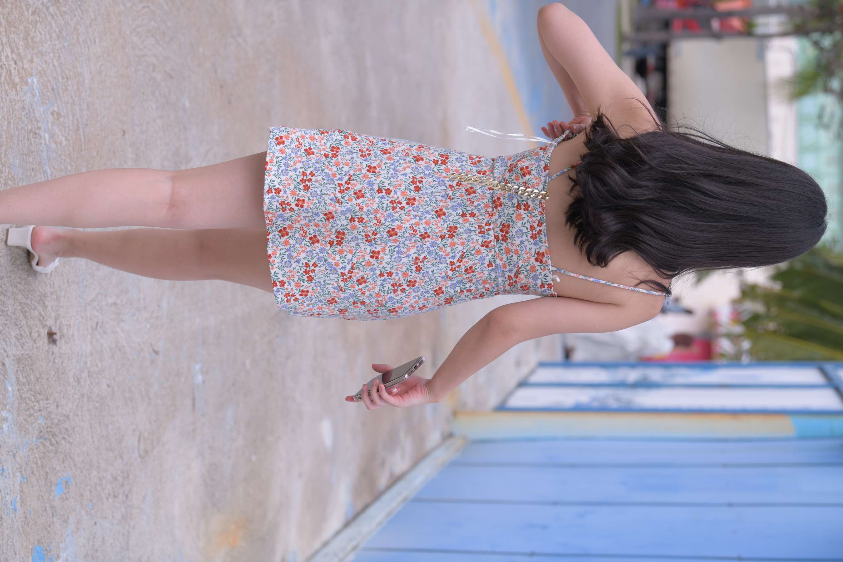 《花裙少女凉高跟の嫩足》作品图