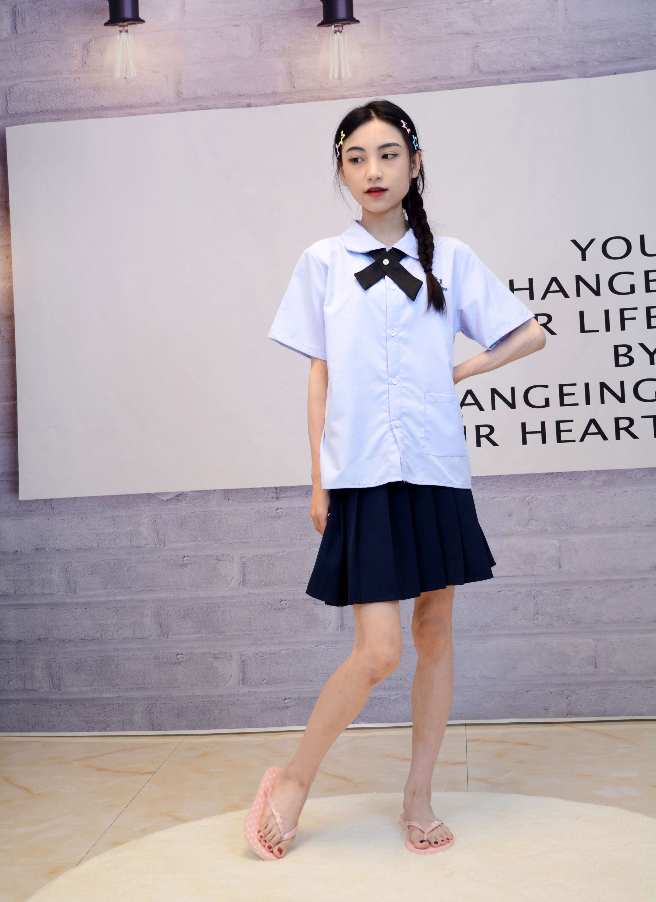 《柒柒-人字拖の嫩足》作品图