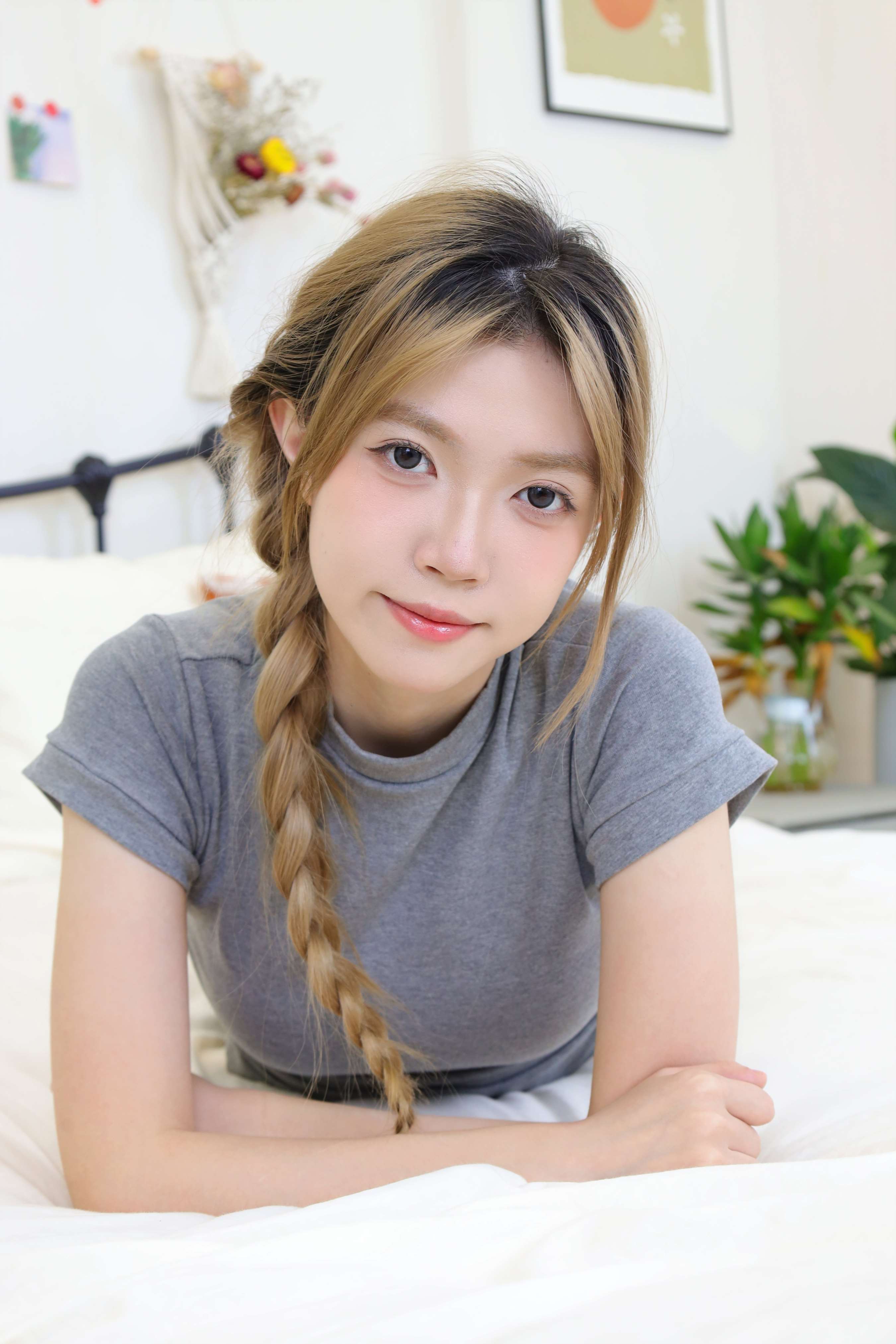 《yuuu 牛仔热裤の丝足》作品图