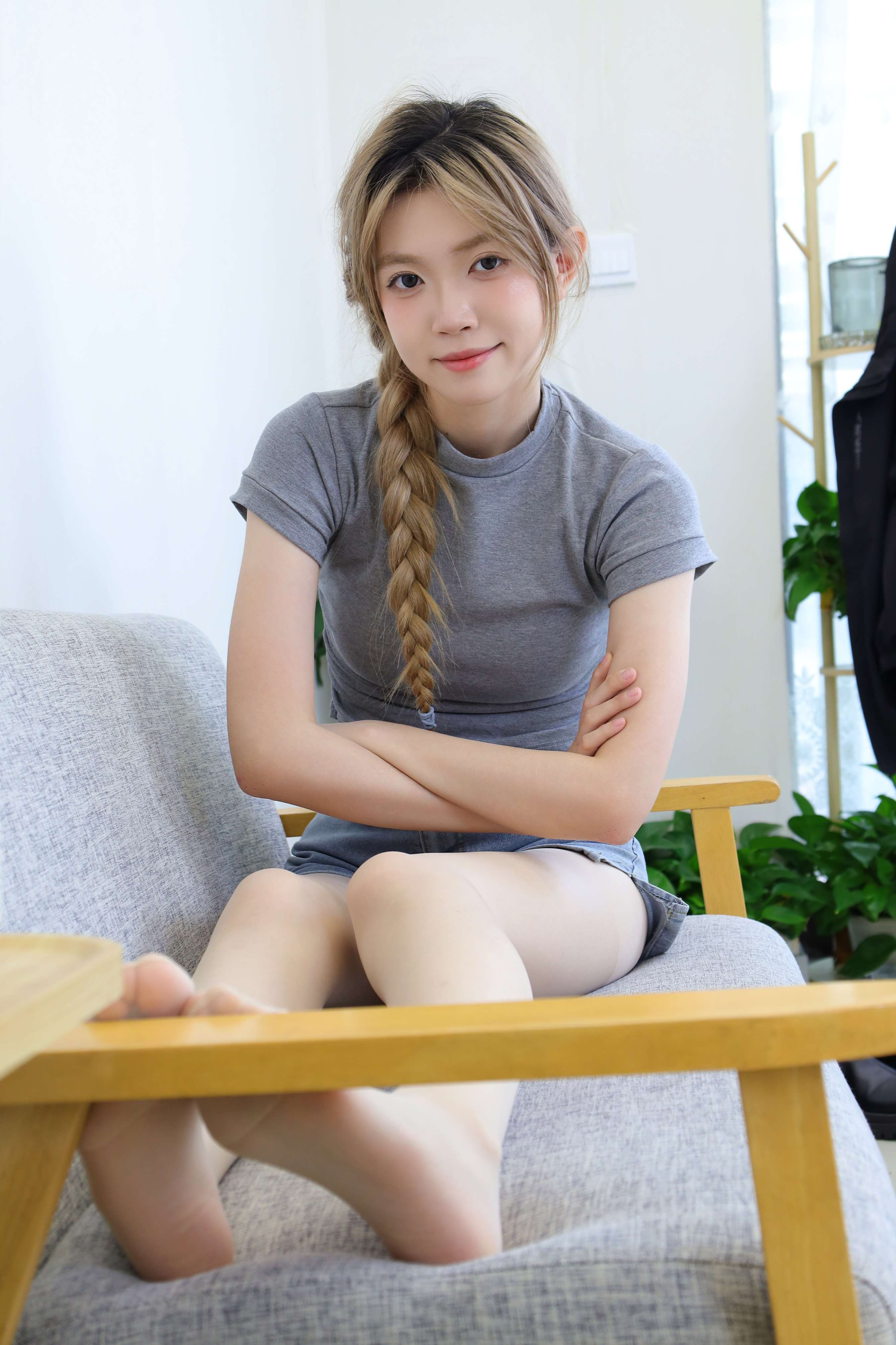 《yuuu 牛仔热裤の丝足》作品图