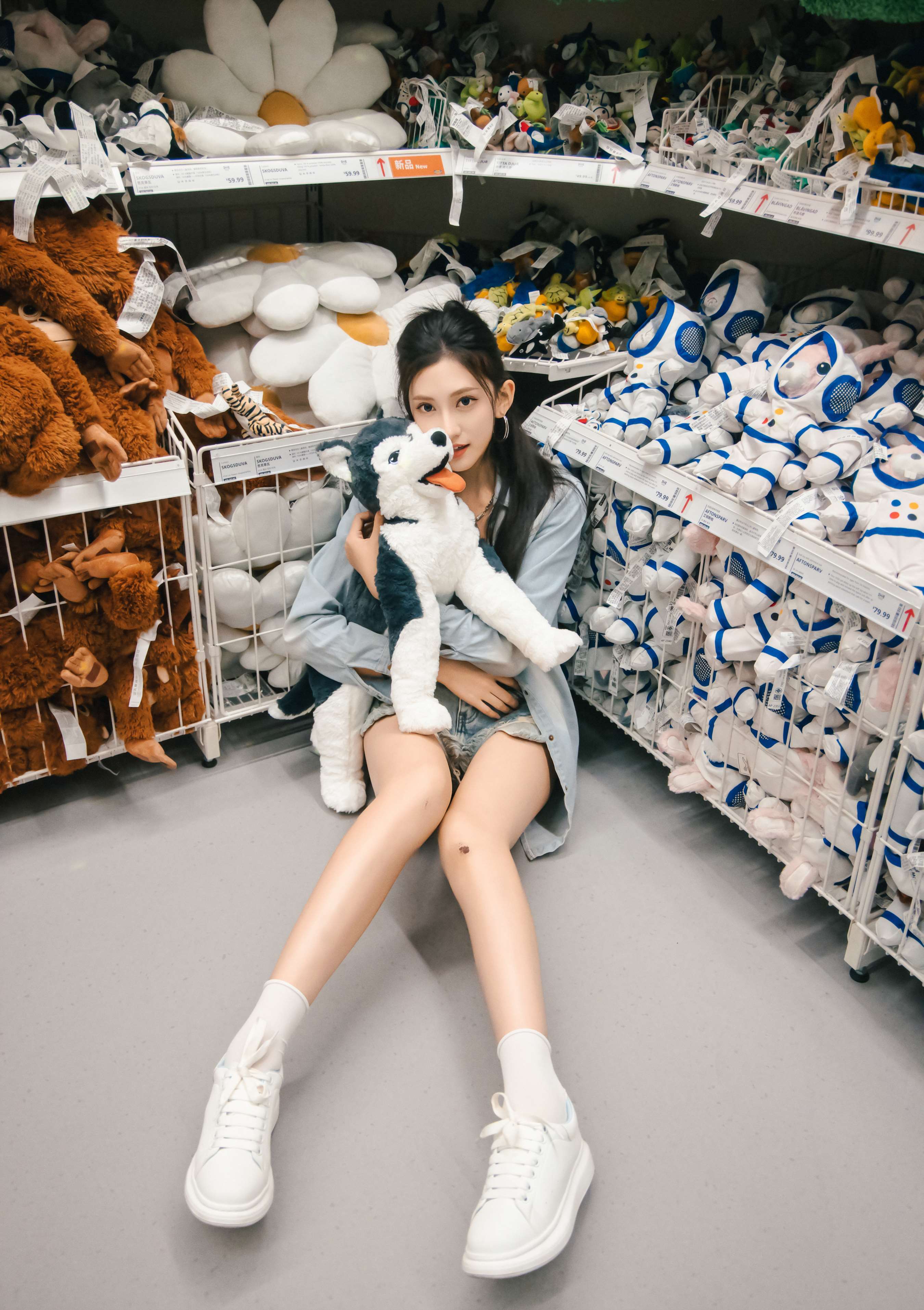 《可乐 板鞋の白棉袜、裸足》作品图