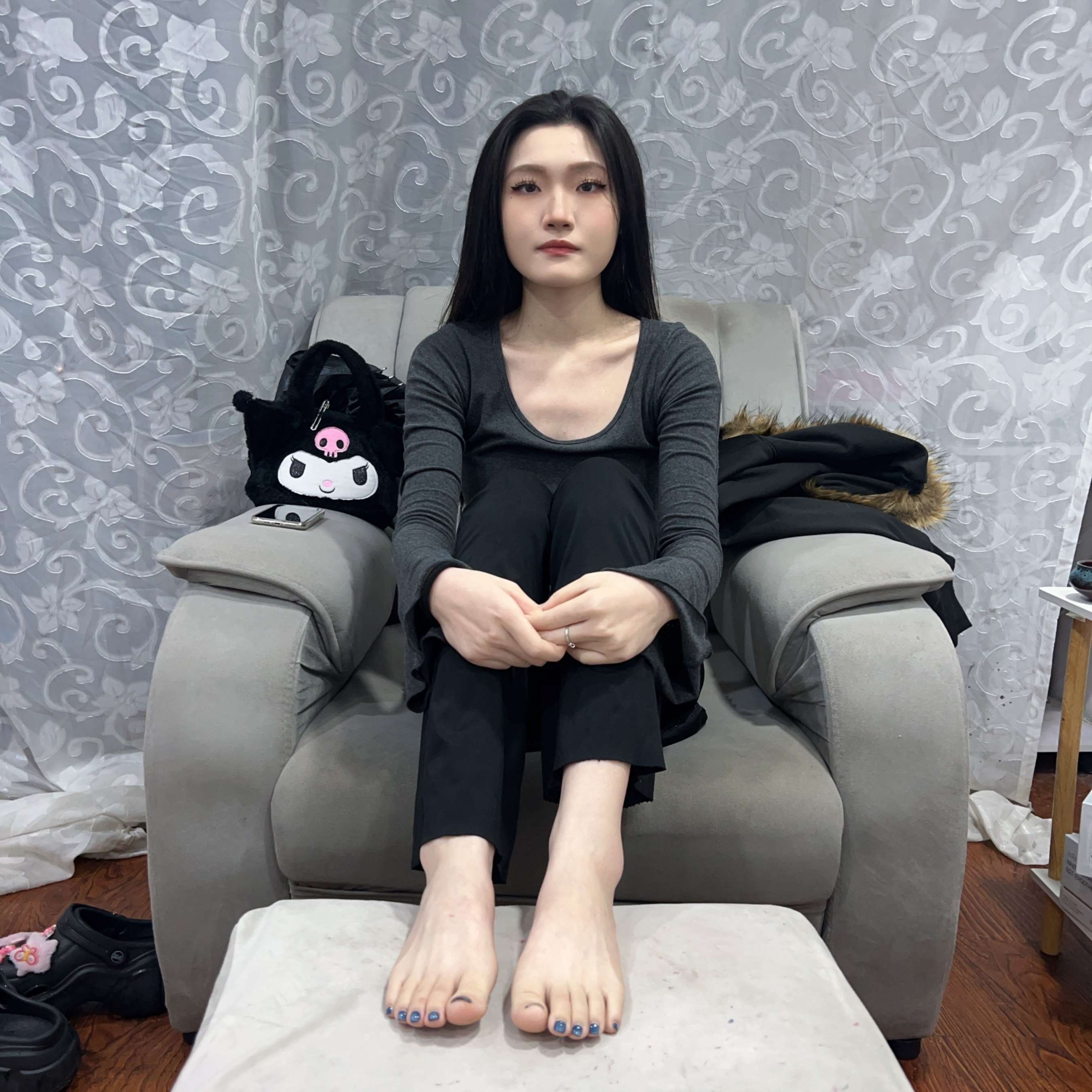 《两大美女嫩足》作品图