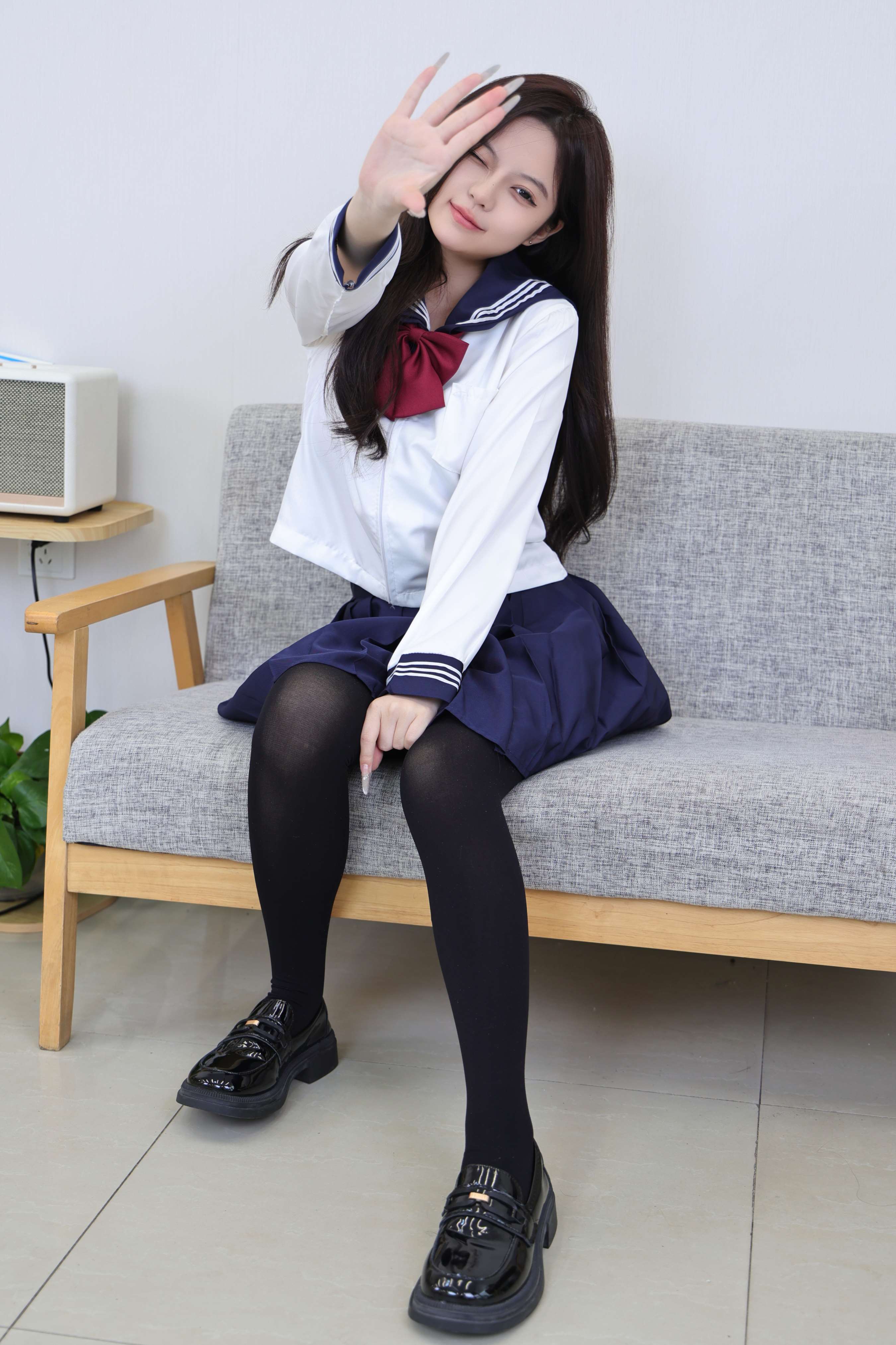 《小P 制服の黑丝足》作品图