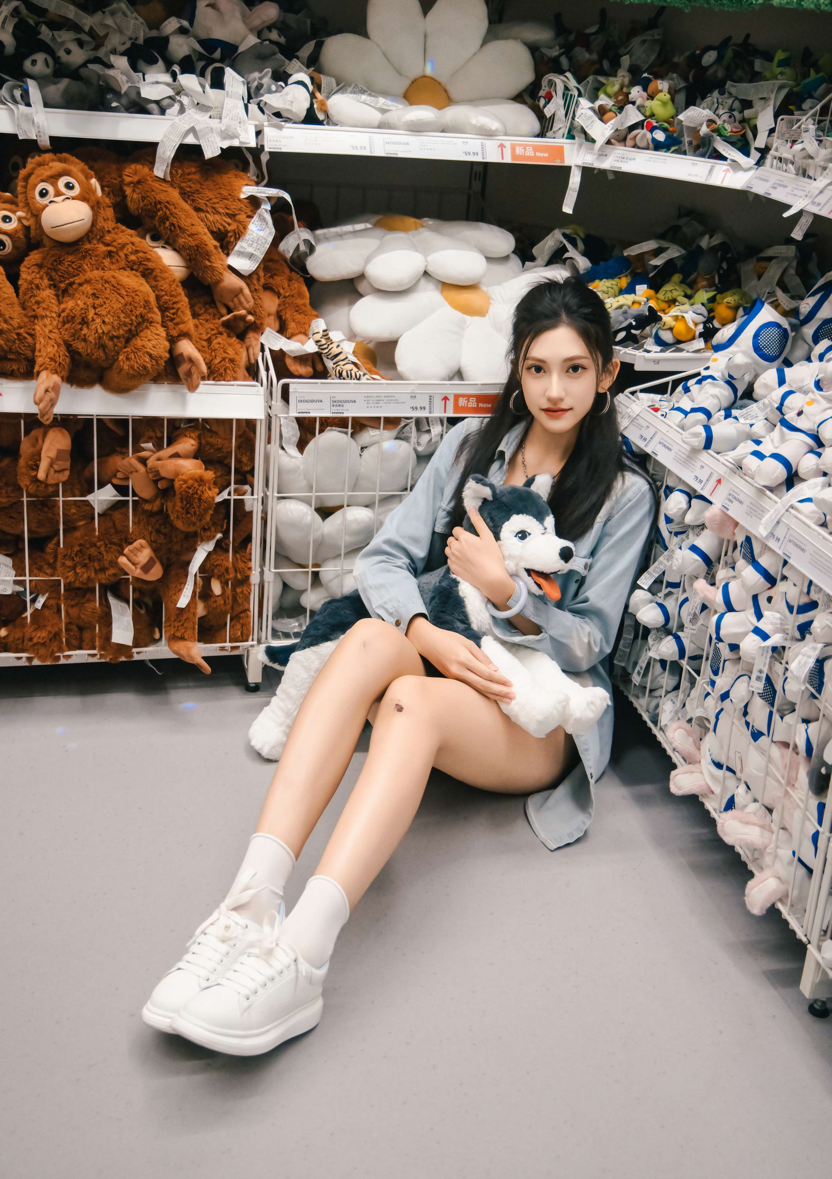 《可乐 板鞋の白棉袜、裸足》作品图