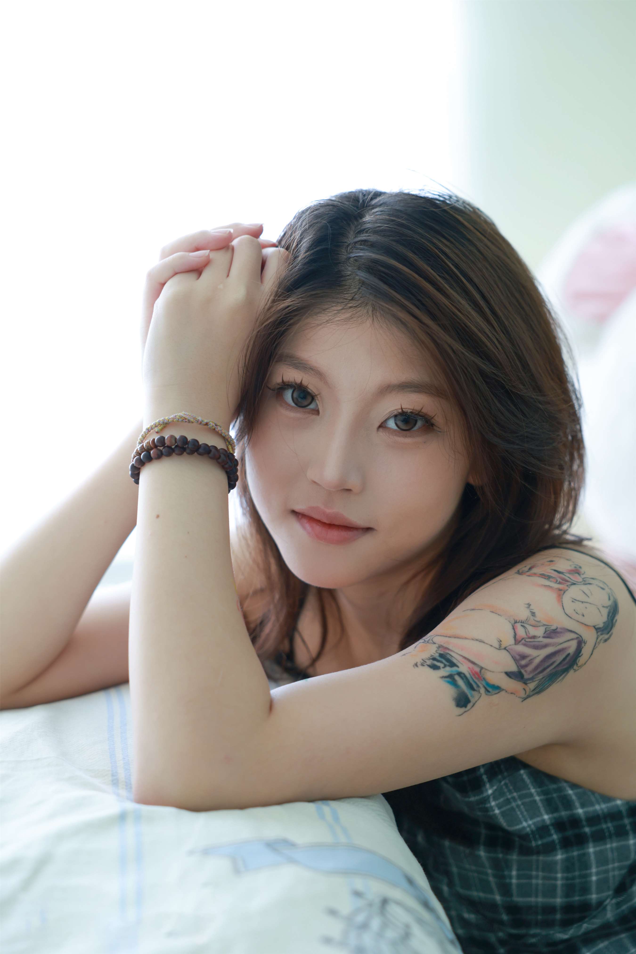 《毛毛 脱棉袜秀嫩足》作品图