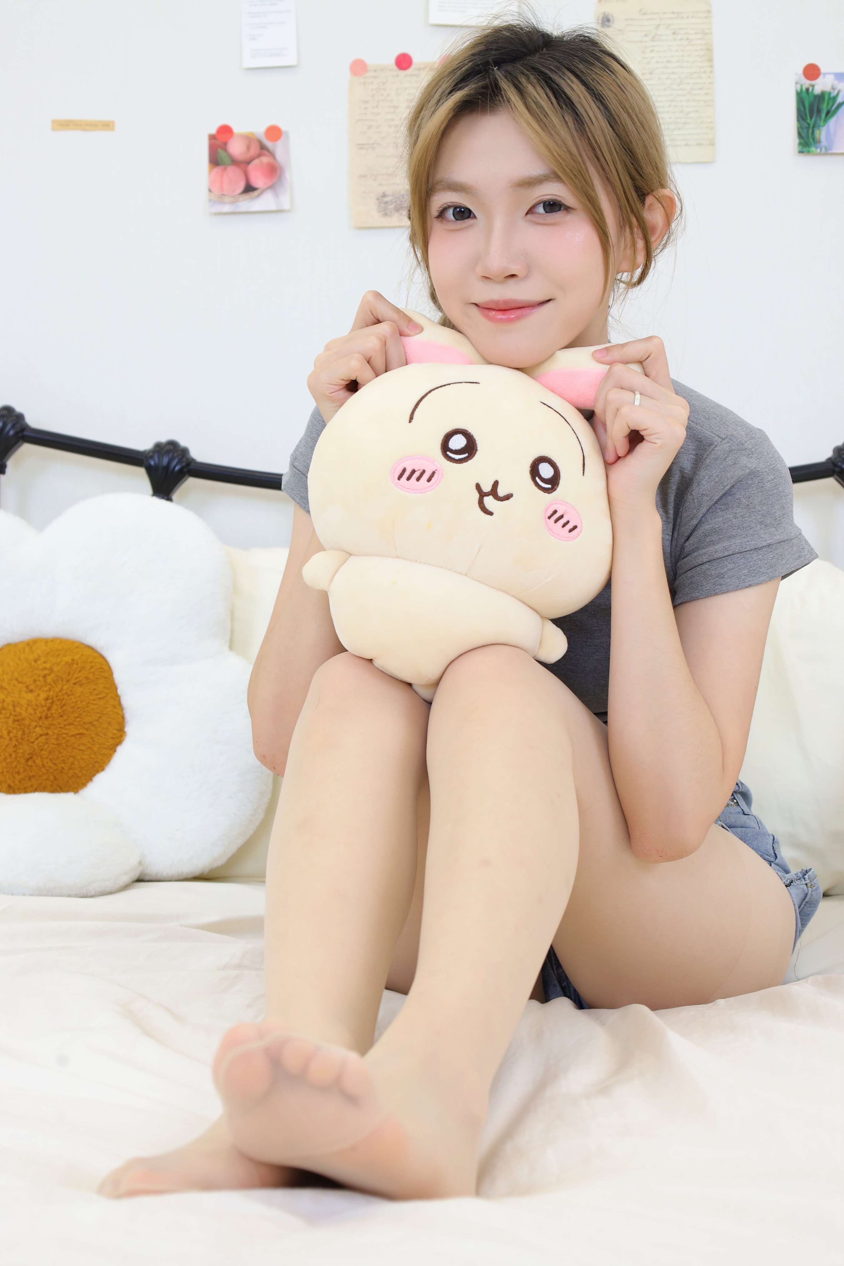 《yuuu 牛仔热裤の丝足》作品图