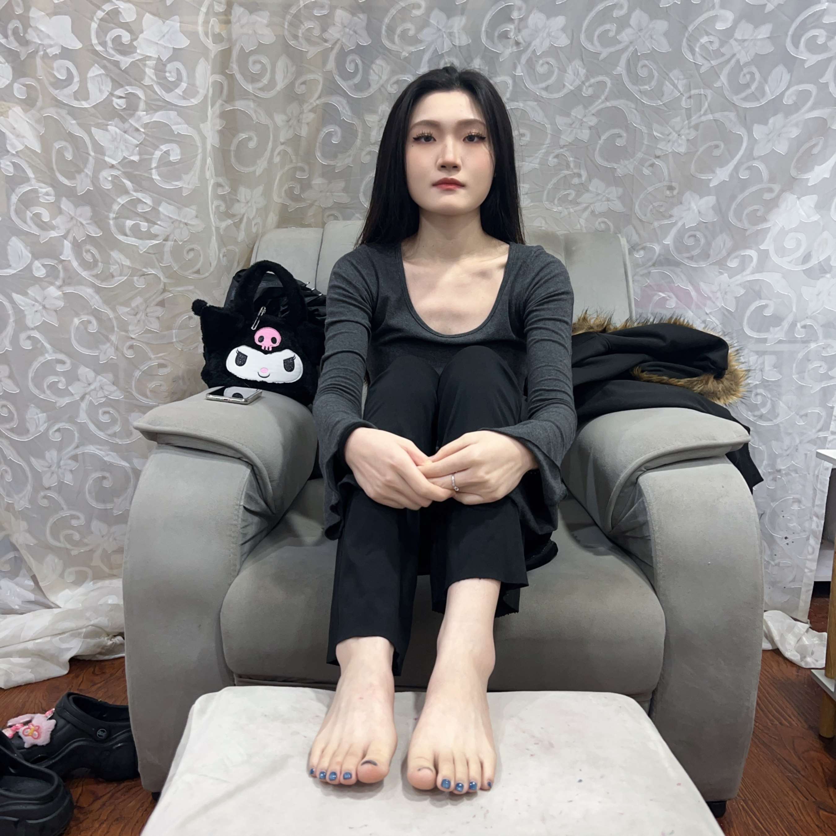 《两大美女嫩足》作品图