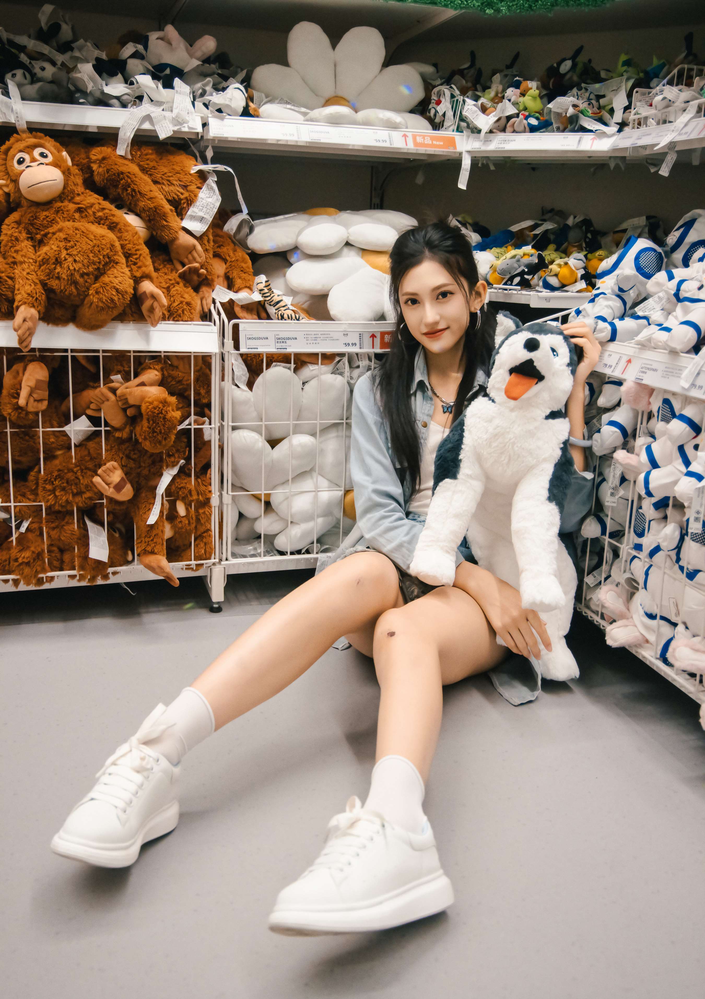 《可乐 板鞋の白棉袜、裸足》作品图