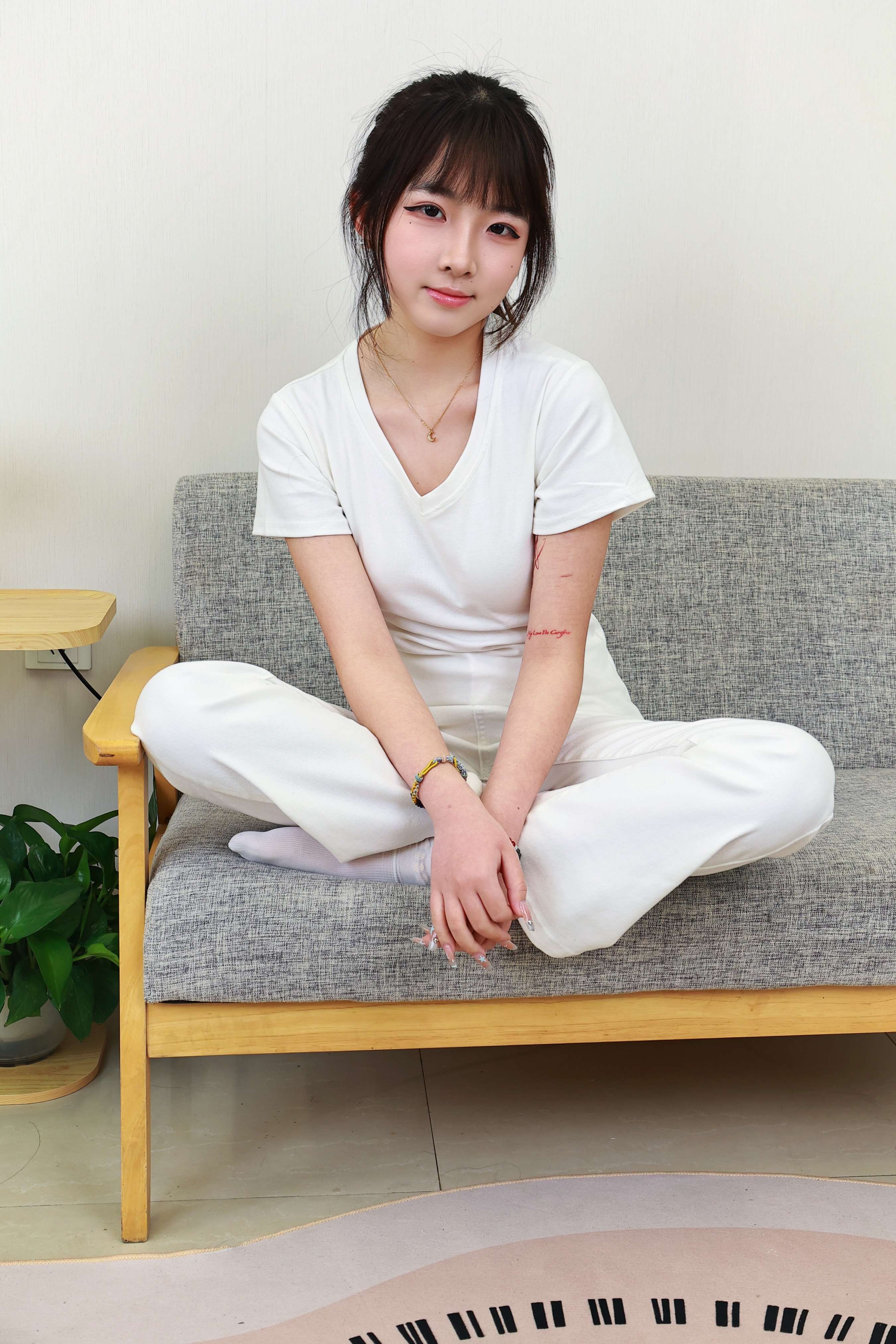 《小代-白色休闲服の棉袜、嫩足》作品图