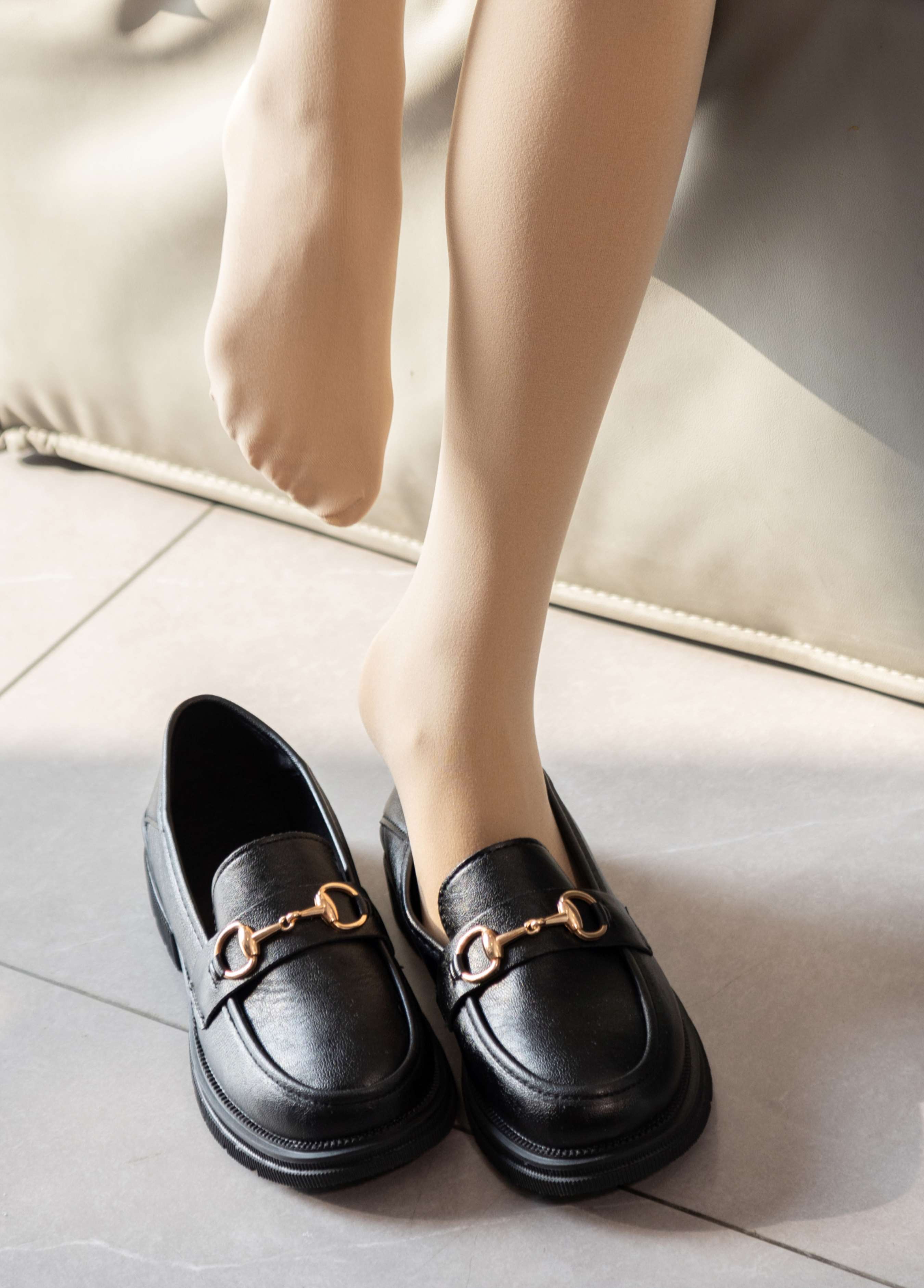 《小梦-jk超短裙の丝足》作品图