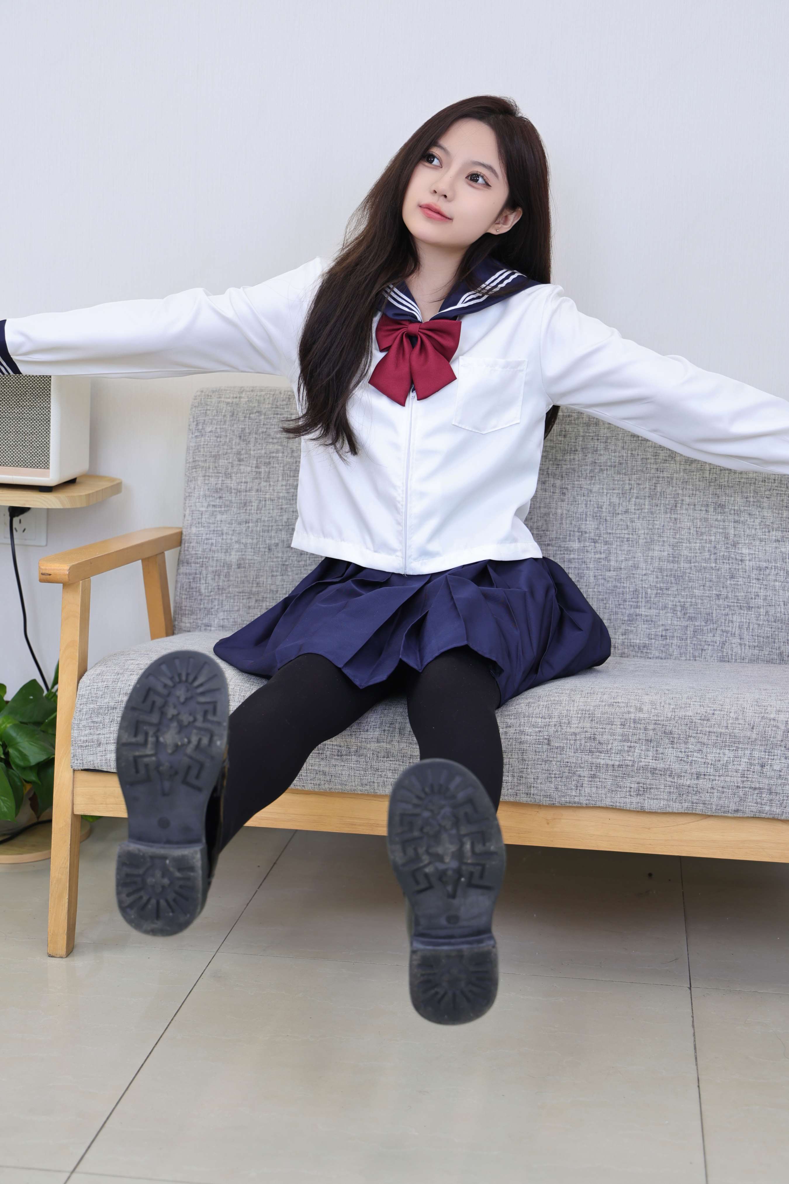 《小P 制服の黑丝足》作品图