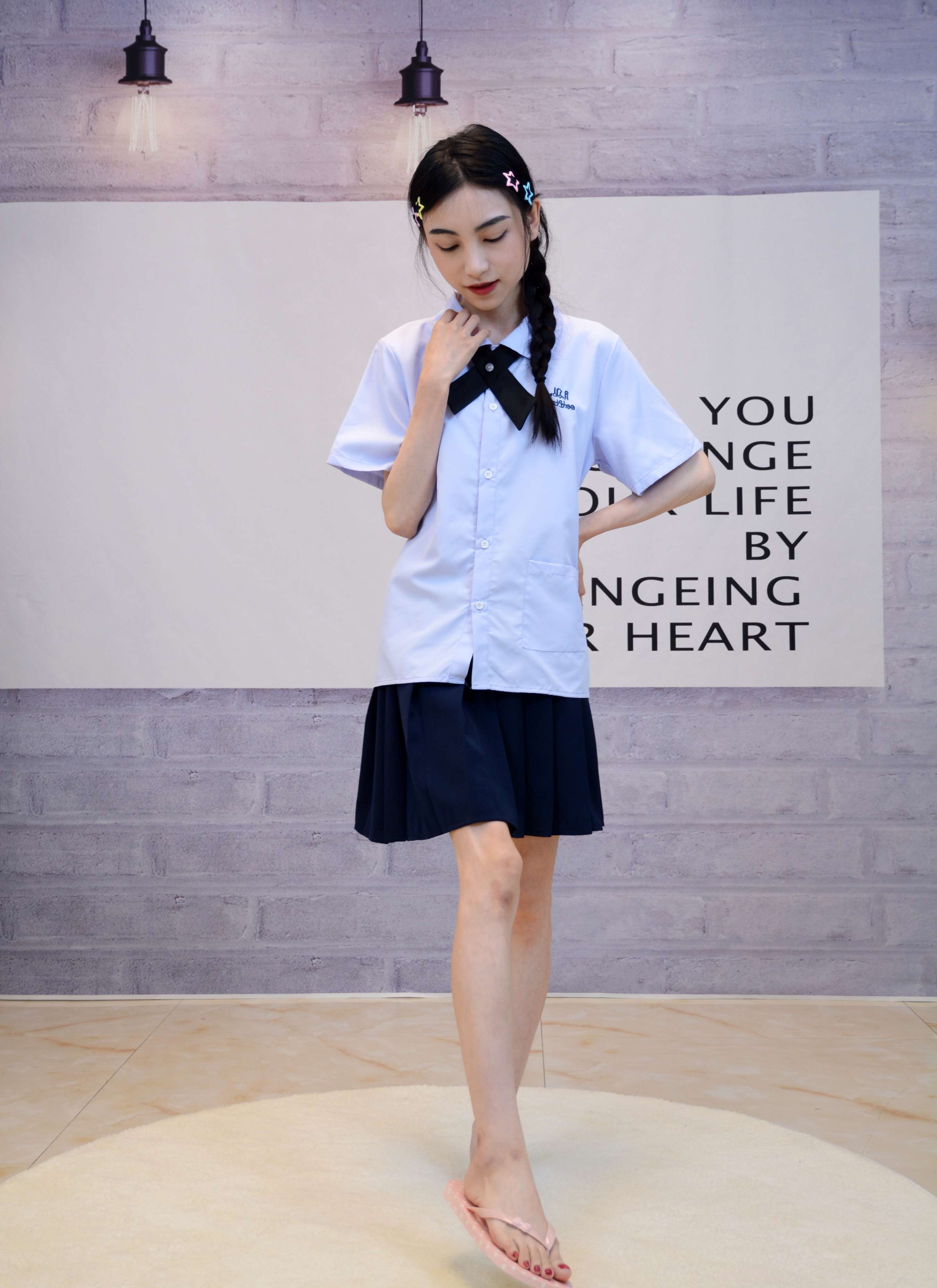 《柒柒-人字拖の嫩足》作品图