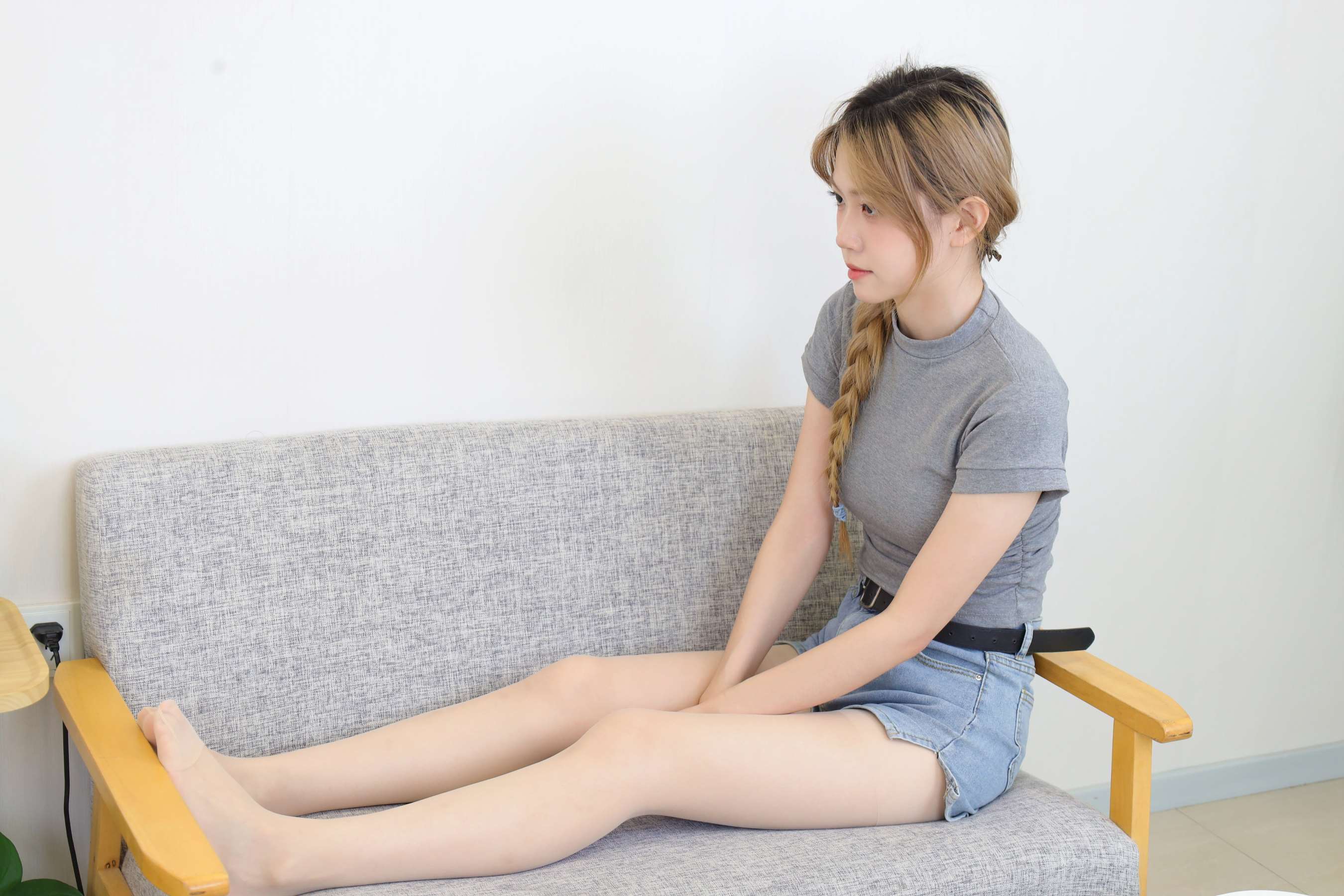 《yuuu 牛仔热裤の丝足》作品图