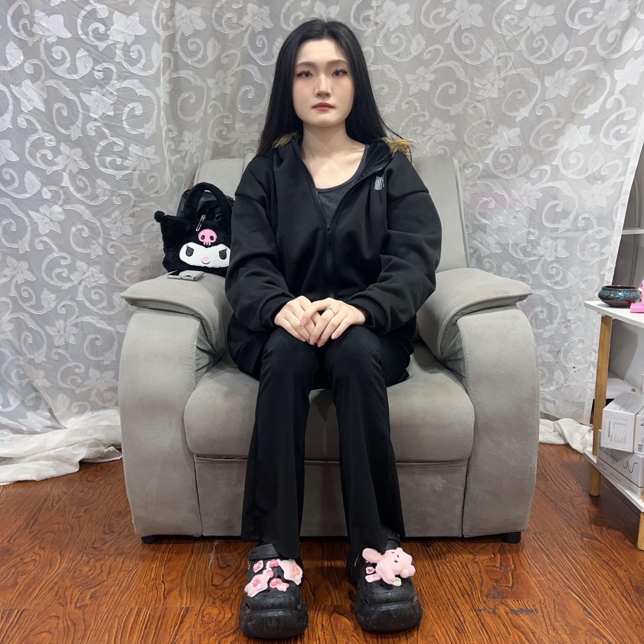 《两大美女嫩足》作品图